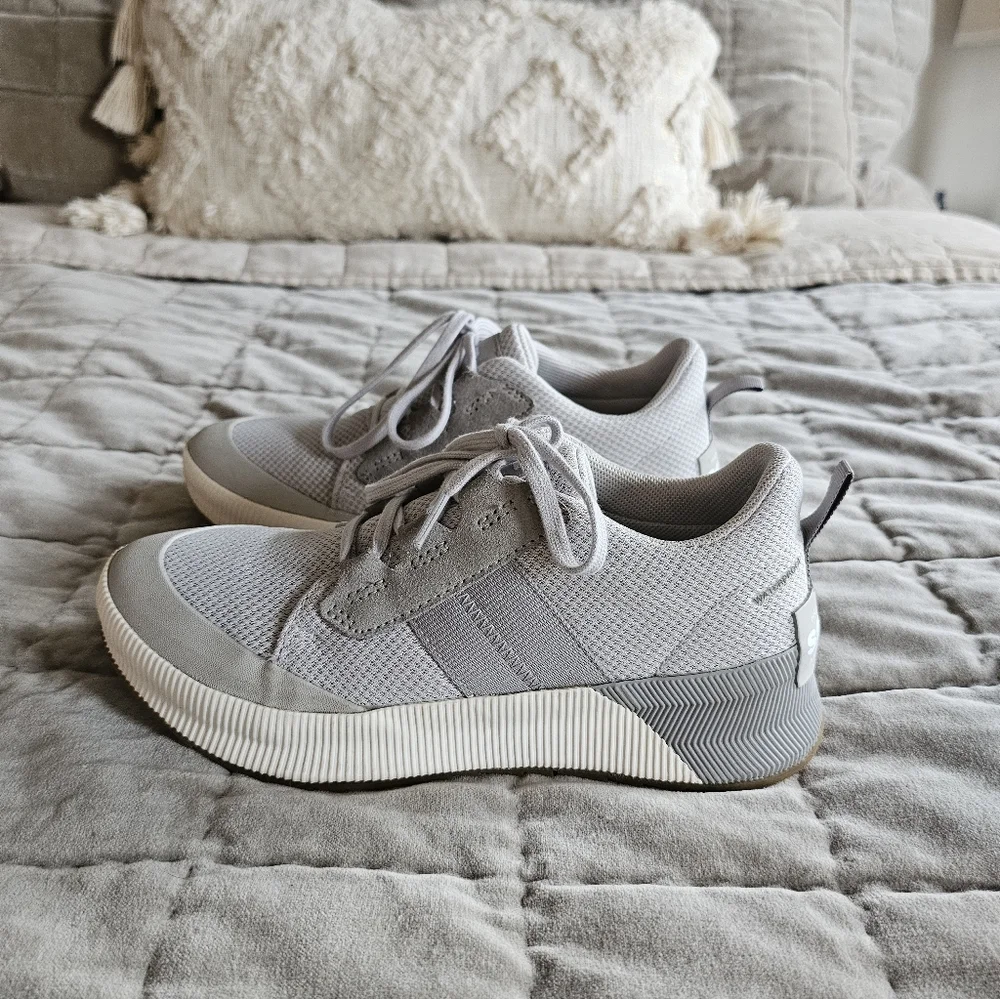 Sorel Out N About™ III Sneaker In Moonstone Dove Size 8.5